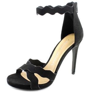 EUC Chinese Laundry Black Vegan Blossom Heels 8